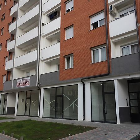 Apartment Gashi พริสตีนา ภายนอก รูปภาพ