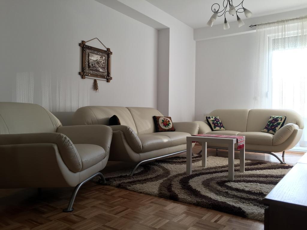 Apartment Gashi พริสตีนา ภายนอก รูปภาพ