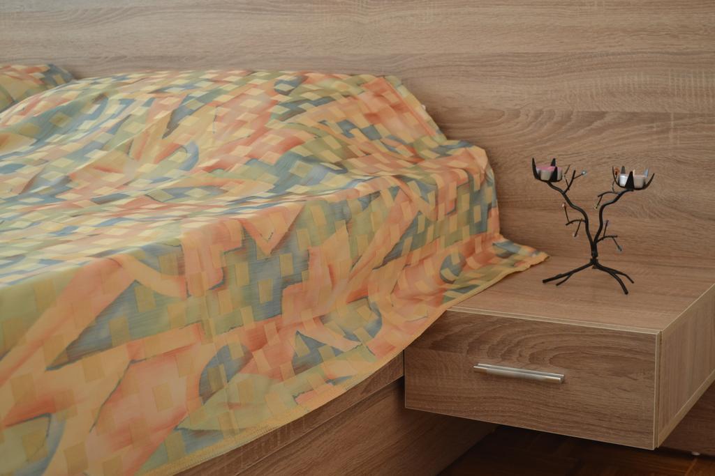 Apartment Gashi พริสตีนา ภายนอก รูปภาพ