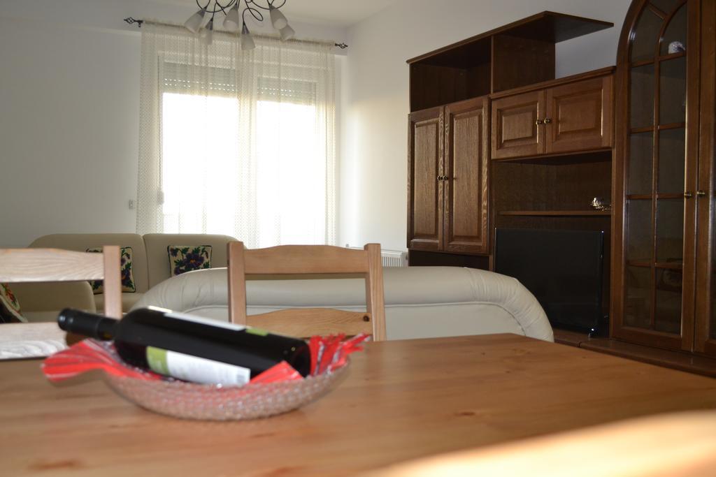 Apartment Gashi พริสตีนา ภายนอก รูปภาพ
