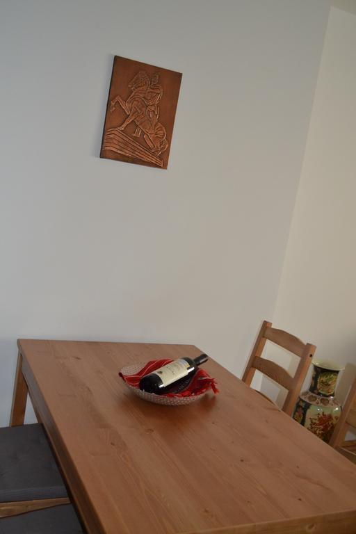 Apartment Gashi พริสตีนา ภายนอก รูปภาพ